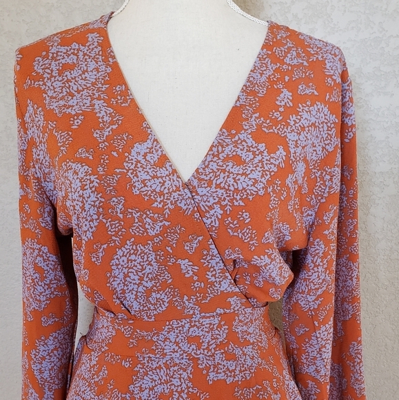 No  brand flora print deep v Neck shirt romper size Medium - Picture 10 of 12